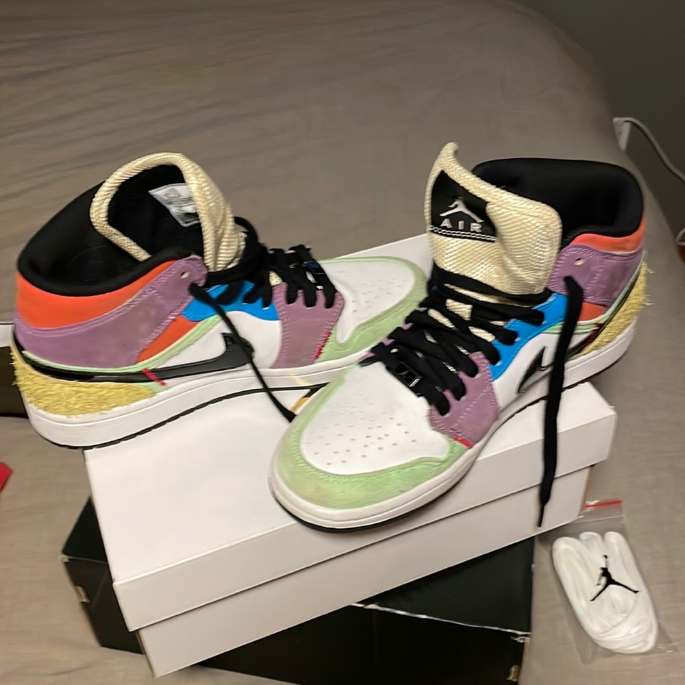 Air Jordan 1 Mid SE WMNS